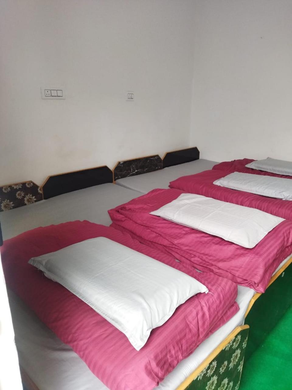 Hotel Narayana Residency Gupta Kāshi Exteriör bild