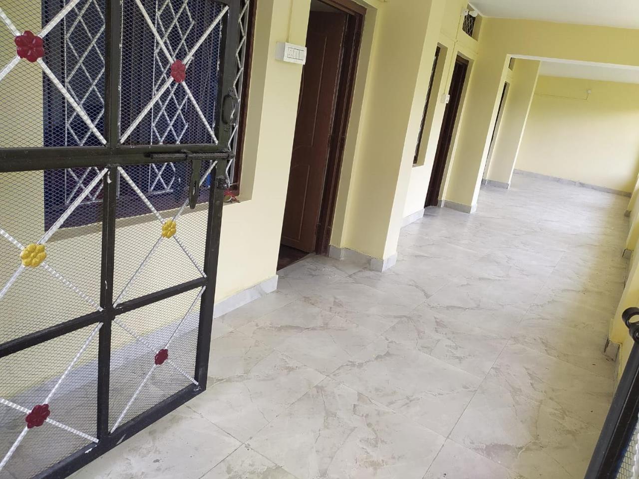 Hotel Narayana Residency Gupta Kāshi Exteriör bild
