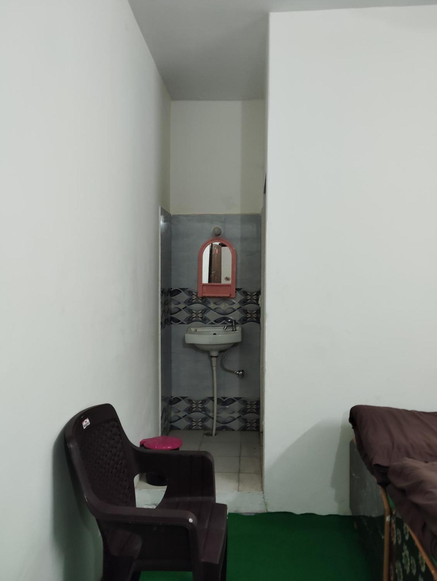 Hotel Narayana Residency Gupta Kāshi Exteriör bild