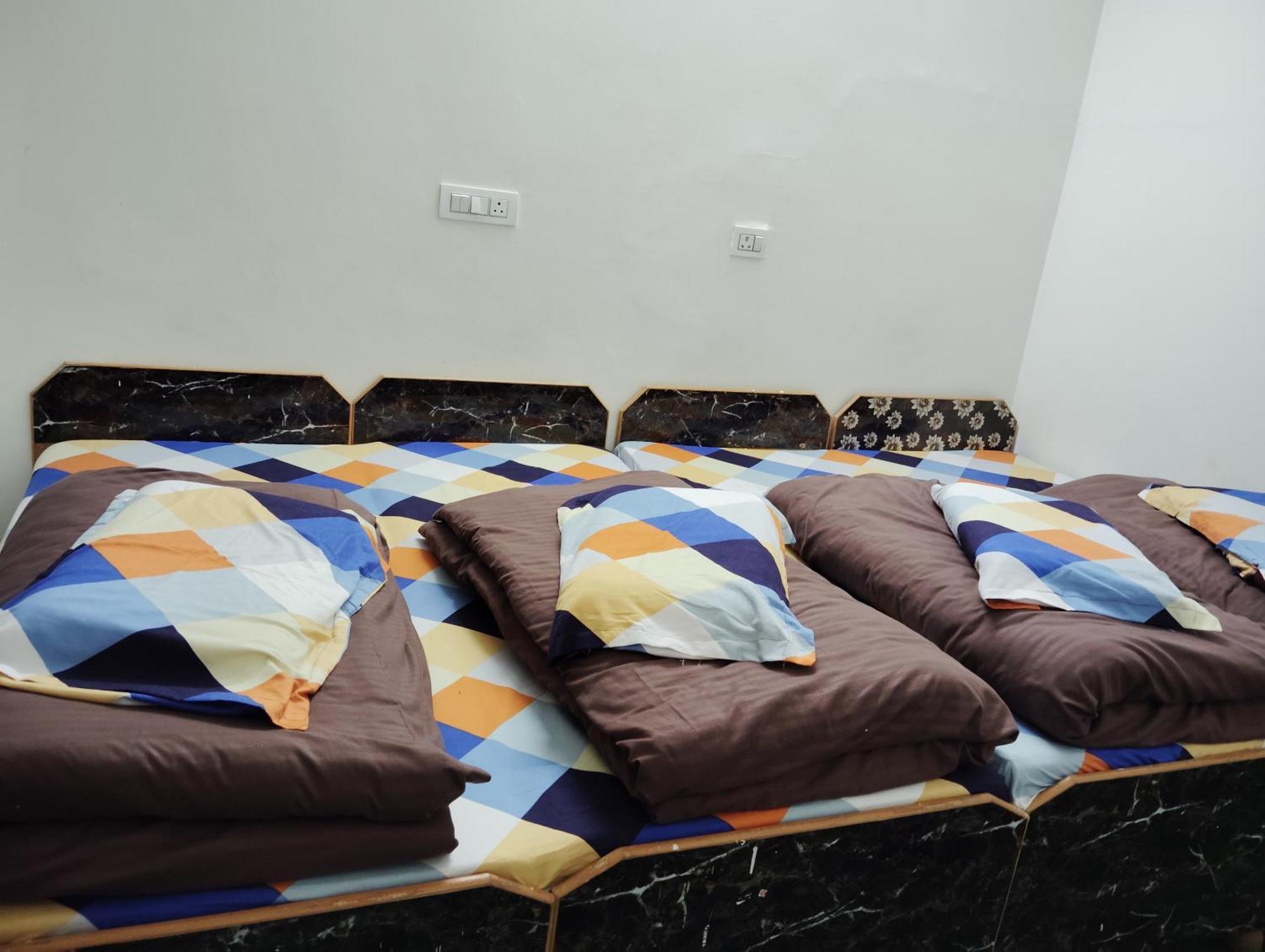 Hotel Narayana Residency Gupta Kāshi Exteriör bild
