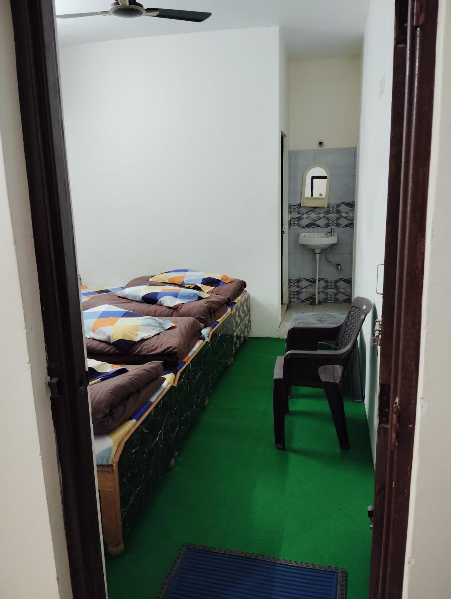 Hotel Narayana Residency Gupta Kāshi Exteriör bild